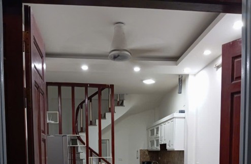 BÁN NHÀ RIÊNG NGÕ 296 LĨNH NAM, 33M2, 5 TẦNG, MT 3.6M, SỔ VUÔNG NỞ HẬU, FULL ĐỒ VỀ Ở NGAY.